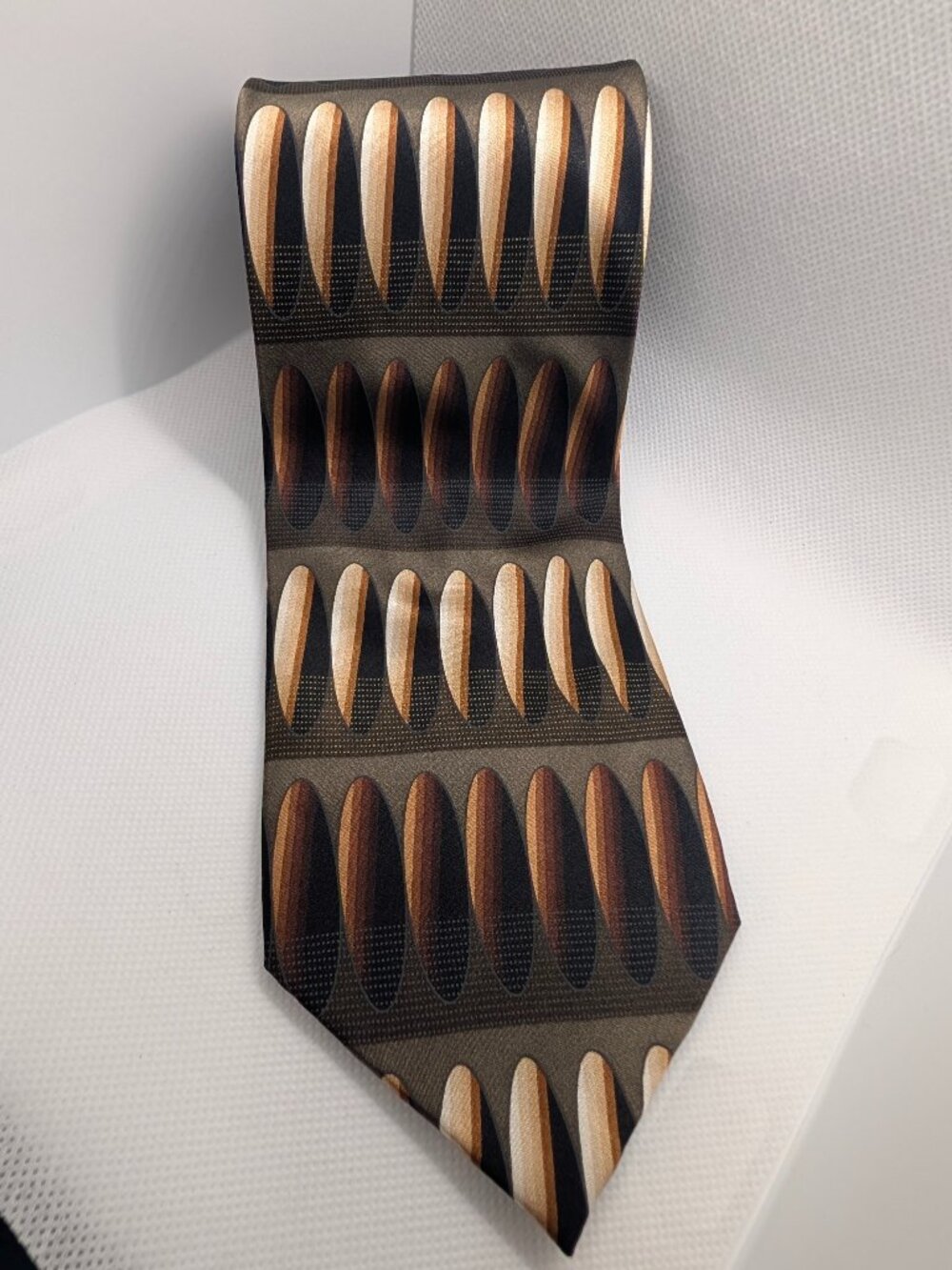 CROFT & BARROW UNIQUE GEOMETRIC DESIGN MENS SILK TIE VINTAGE